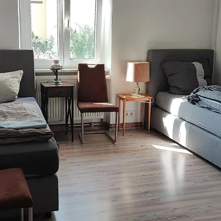Monteurwohnung Bei Wuerzburg Bis 6 Personen Mit Gratis Parklaetzen Und Grill Und Wlan 3x Schlafzimmer Und Grill *