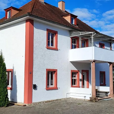 Апартаменты Monteurwohnung Bei Wuerzburg Bis 6 Personen Mit Gratis Parklaetzen Und Grill Und Wlan 3x Schlafzimmer Und Grill *