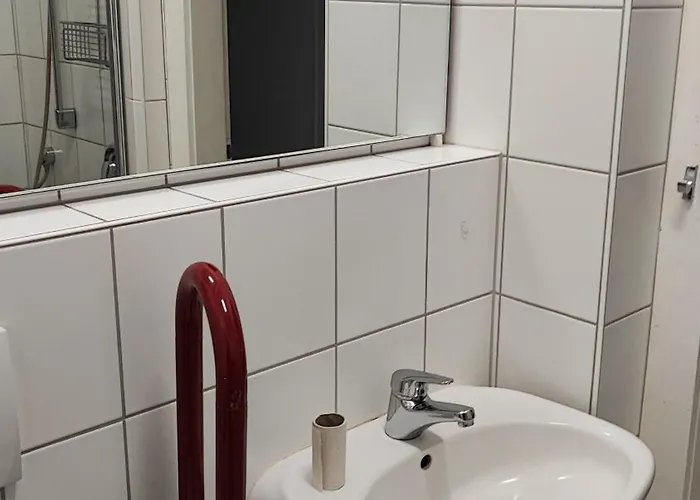 Monteurwohnung Bei Würzburg Bis 6 Personen Mit Gratis Parklätzen Und Grill Und Wlan 3x Schlafzimmer Und Grill Apartment