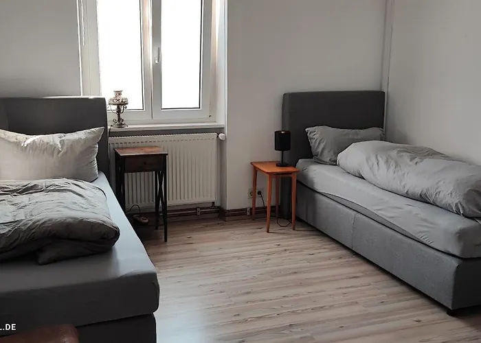 Apartment Monteurwohnung Bei Würzburg Bis 6 Personen Mit Gratis Parklätzen Und Grill Und Wlan 3x Schlafzimmer Und Grill Veitshöchheim