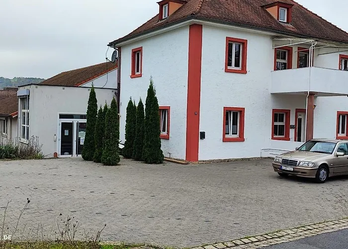 Monteurwohnung Bei Würzburg Bis 6 Personen Mit Gratis Parklätzen Und Grill Und Wlan 3x Schlafzimmer Und Grill * Veitshöchheim