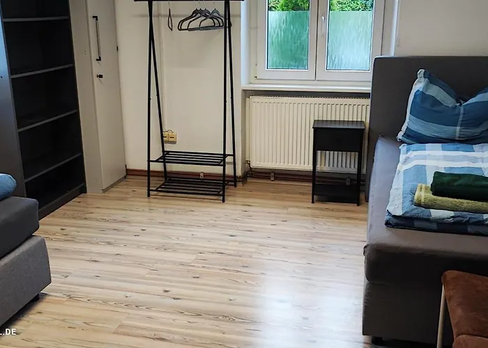 Apartment Monteurwohnung Bei Würzburg Bis 6 Personen Mit Gratis Parklätzen Und Grill Und Wlan 3x Schlafzimmer Und Grill Veitshöchheim