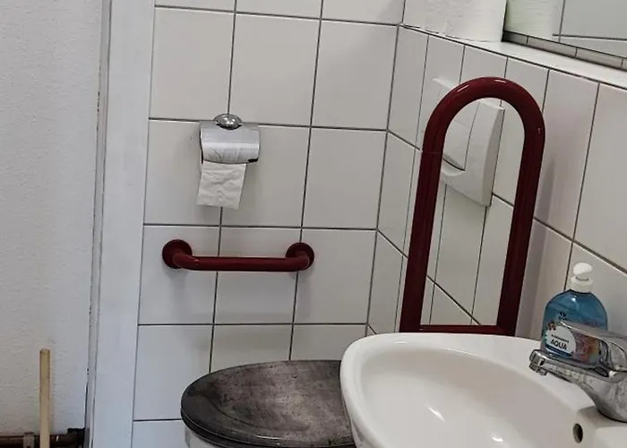 Monteurwohnung Bei Würzburg Bis 6 Personen Mit Gratis Parklätzen Und Grill Und Wlan 3x Schlafzimmer Und Grill