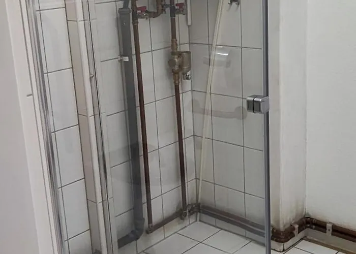 Monteurwohnung Bei Würzburg Bis 6 Personen Mit Gratis Parklätzen Und Grill Und Wlan 3x Schlafzimmer Und Grill Apartment Veitshöchheim