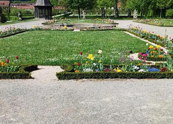 Monteurwohnung Bei Würzburg Bis 6 Personen Mit Gratis Parklätzen Und Grill Und Wlan 3x Schlafzimmer Und Grill Apartment