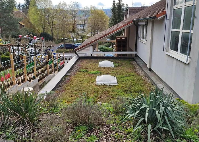 Monteurwohnung Bei Würzburg Bis 6 Personen Mit Gratis Parklätzen Und Grill Und Wlan 3x Schlafzimmer Und Grill Veitshöchheim